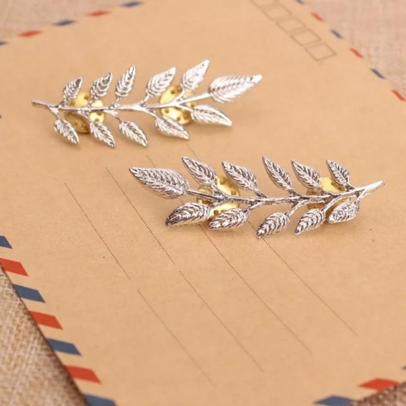 Pair of Leaf Brooches Leaves Collar Pin - Picture 6 of 6